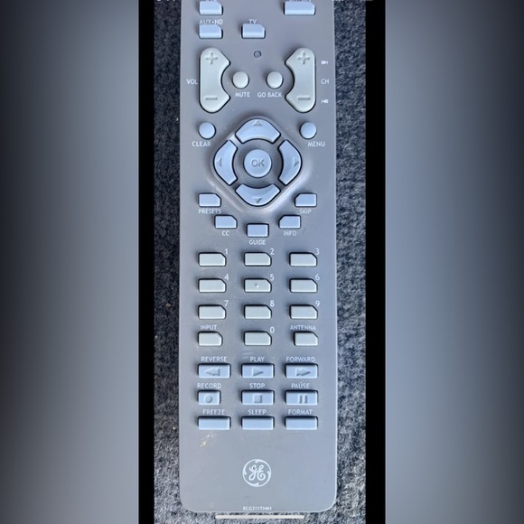 GE‎ RCG311THM1 TV Remote Control D52GW12 D52GW12YX untested - Picture 1 of 5